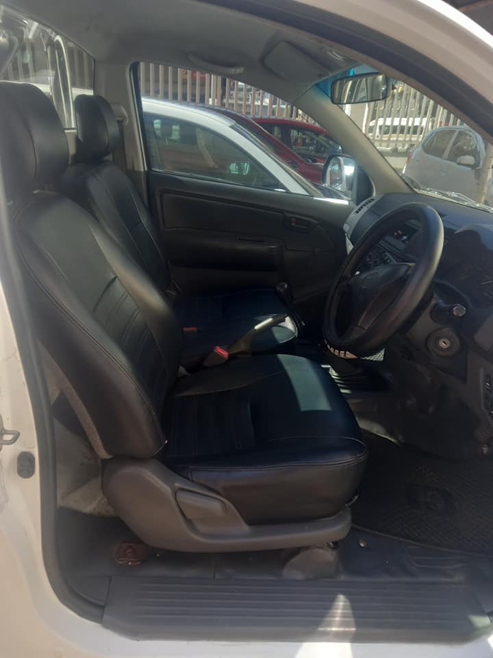 2015 TOYOTA HILUX 2.0 VVTI PETROL, SINGLE CAB, MANUAL, WHITE COLOR