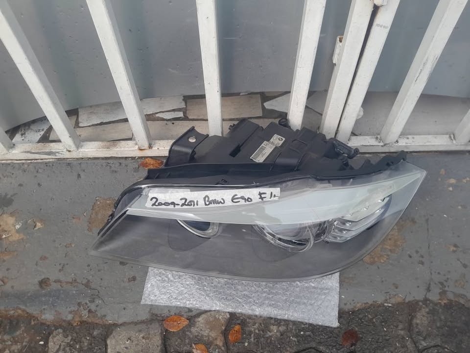 2009-2011 BMW E90 FACELIFT LEFT SIDE XENON HEADLIGHT FOR SALE
