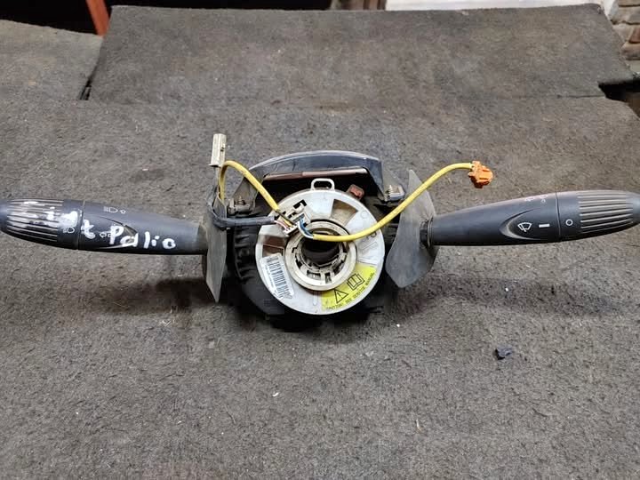 FIAT PALIO COMBINATION SWITCH - Private Seller FIAT PALIO COMBINATION SWITCH - Private Seller