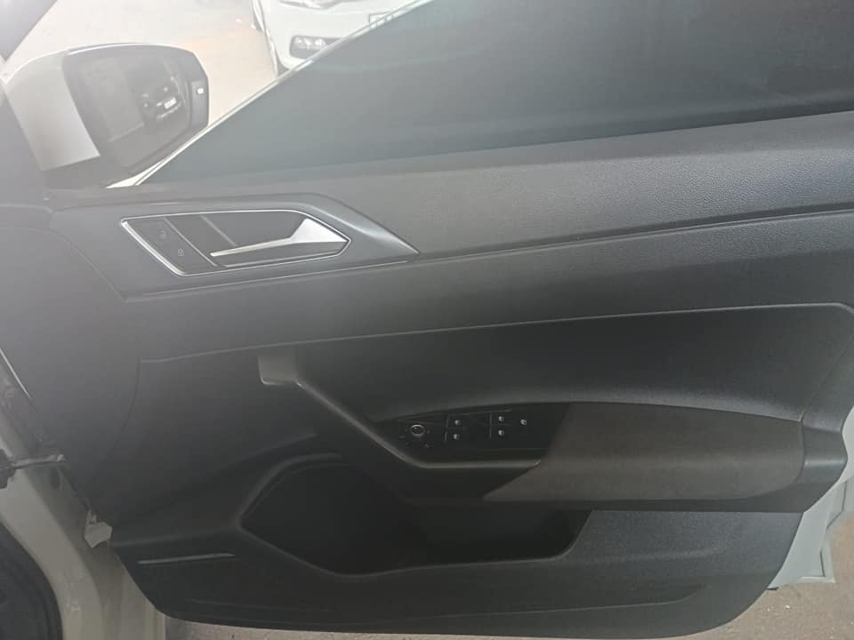 2022 VW POLO9 1.0 TSI R-LINE