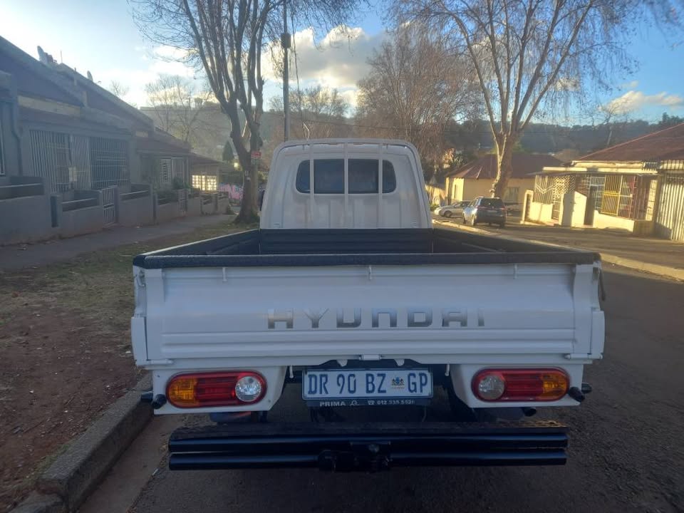 2012 Hyundai H100 Bakkie 2.6 Diesel, Manual, White, Spere key, 88000kms