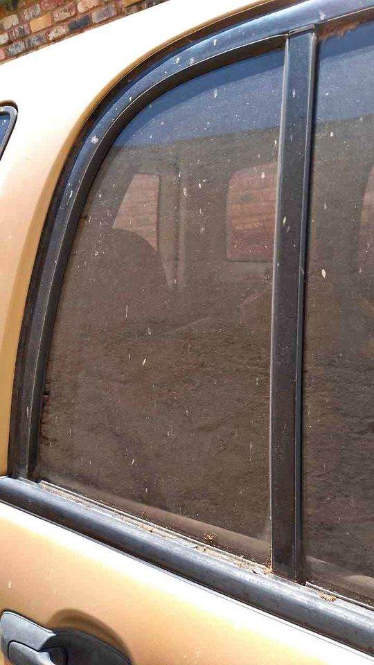 Suzuki Grand Vitara V6 RR quarter glass - Private Seller Suzuki Grand Vitara V6 RR quarter glass - Private Seller
