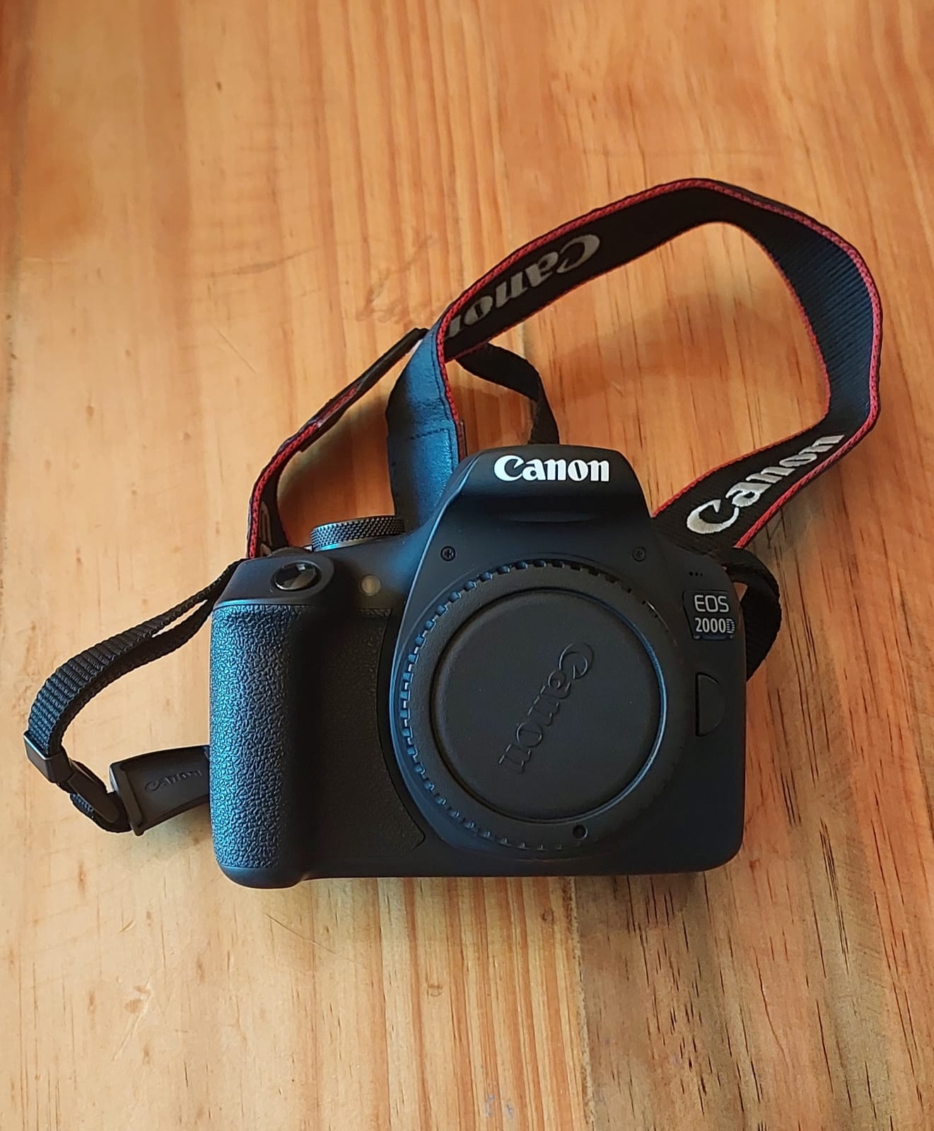 Canon EOS 2000D Camera, Canon 18-55mm lens, bag, battery, memory card Canon EOS 2000D Camera, Canon 18-55mm lens, bag, battery, memory card