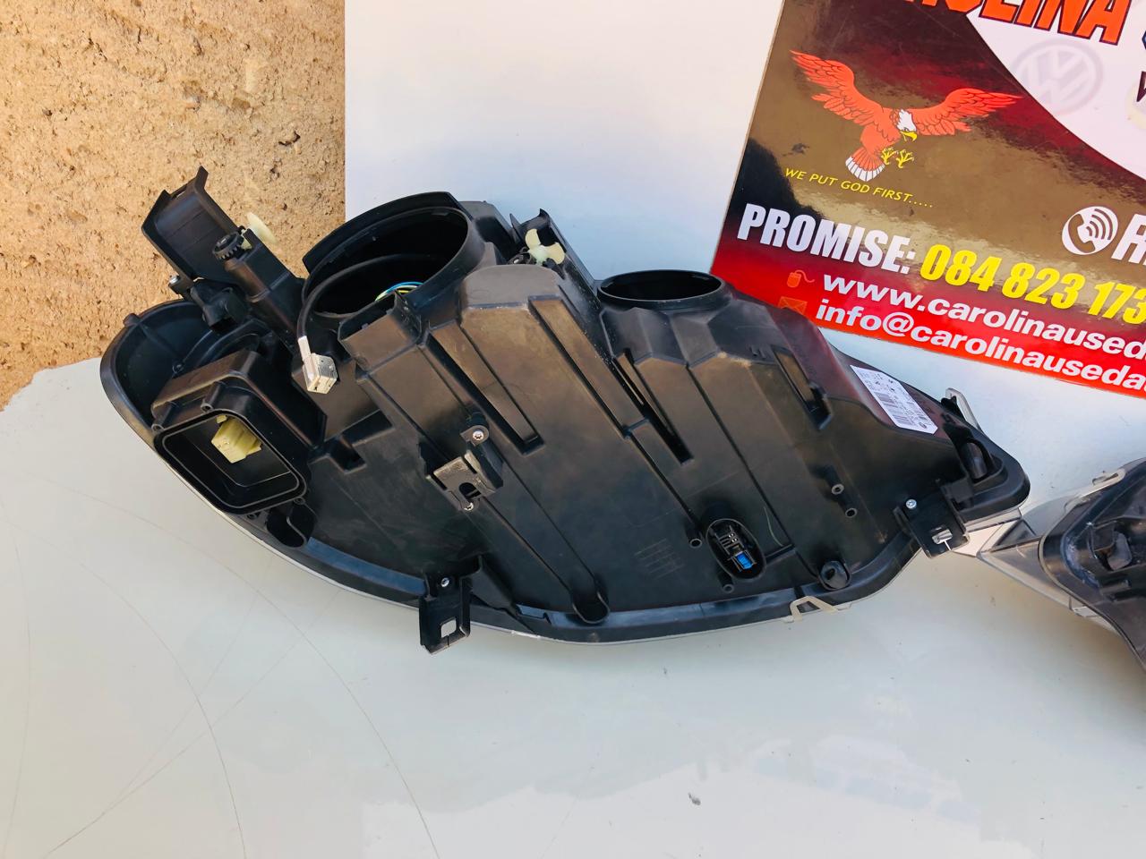 Ford Focus ST right side xenon headlight (black) -2017 onwards - Private Seller