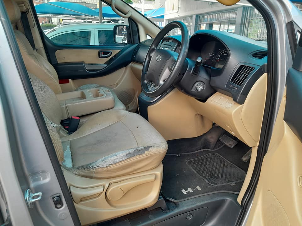 2011 HYUNDAI H1 2.5 AUTOMATIC