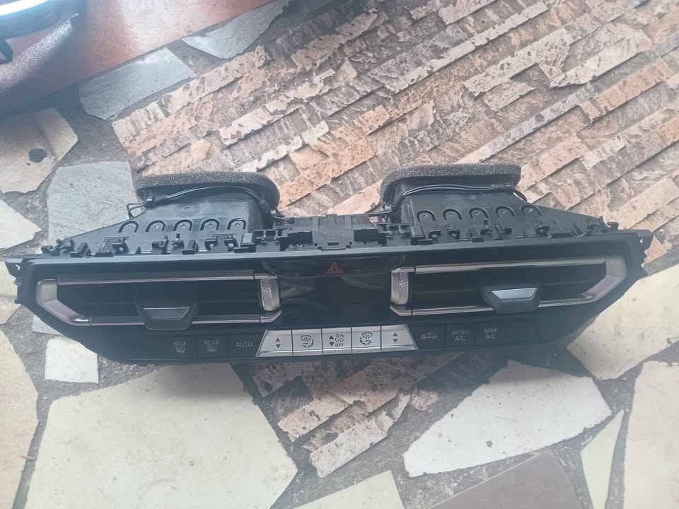 BMW OEM Automatic Air Conditioning Control 9462761 3' G20 G21 Z4 G29 017157 - Private Seller BMW OEM Automatic Air Conditioning Control 9462761 3' G20 G21 Z4 G29 017157 - Private Seller