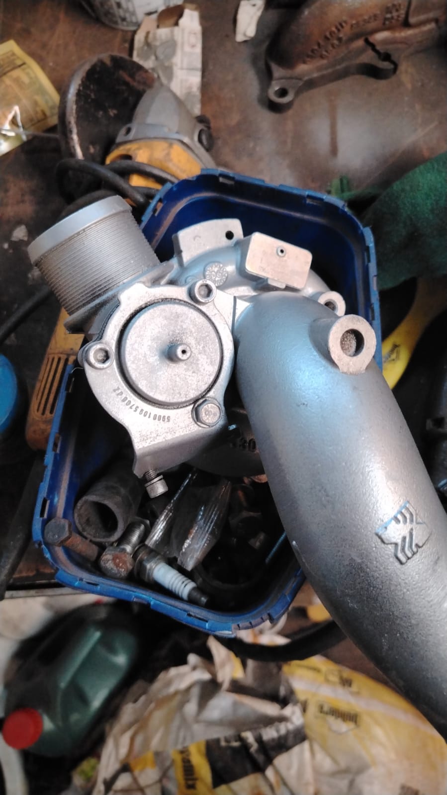 K04 Turbo te koop met klein intercooler, Pretoria Annlin. Price slightly negotia