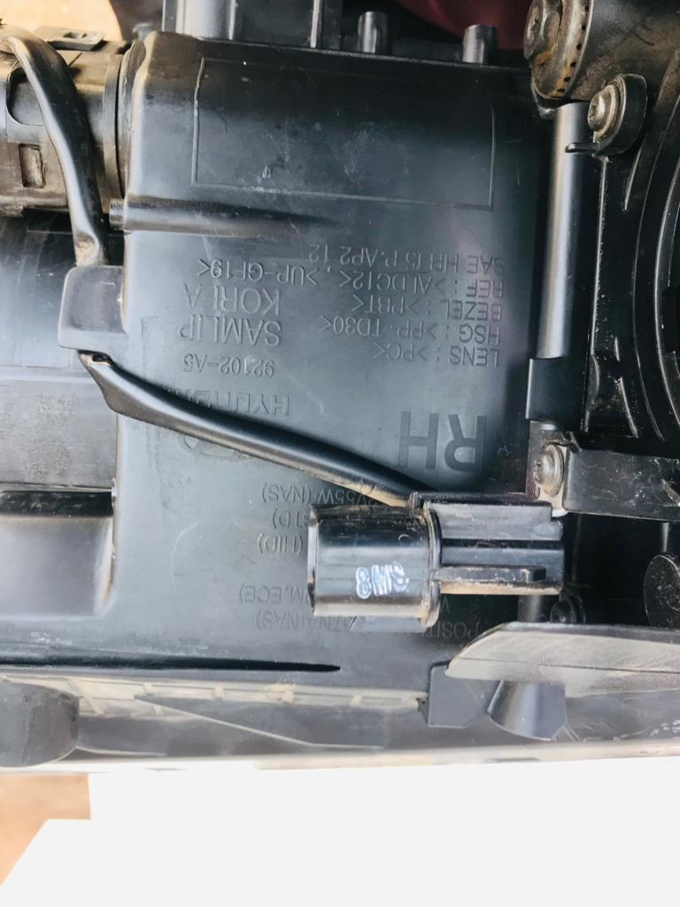 Hyundai I30 right side headlight - Private Seller Hyundai I30 right side headlight - Private Seller