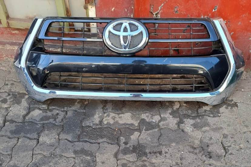 Toyota Hilux GD6 2021 Grill Call or dm - Private Seller