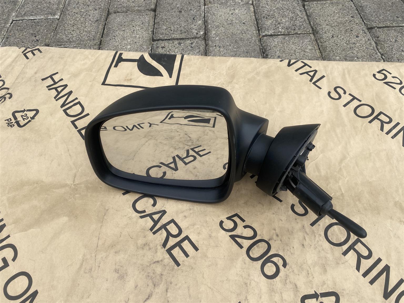 2021 NISSAN NP200 DOOR MIRROR LEFT SIDE FOR SALE. IN PRISTINE CONDITION - Private Seller 2021 NISSAN NP200 DOOR MIRROR LEFT SIDE FOR SALE. IN PRISTINE CONDITION - Private Seller