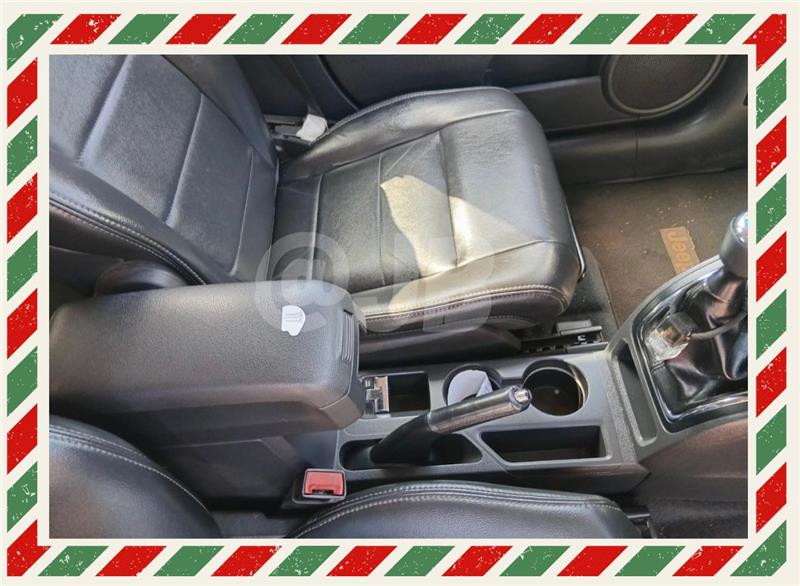 Patriot Manual 2.4 Centre Console and Cup Holders Available At Jeep Bully's - Private Seller Patriot Manual 2.4 Centre Console and Cup Holders Available At Jeep Bully's - Private Seller