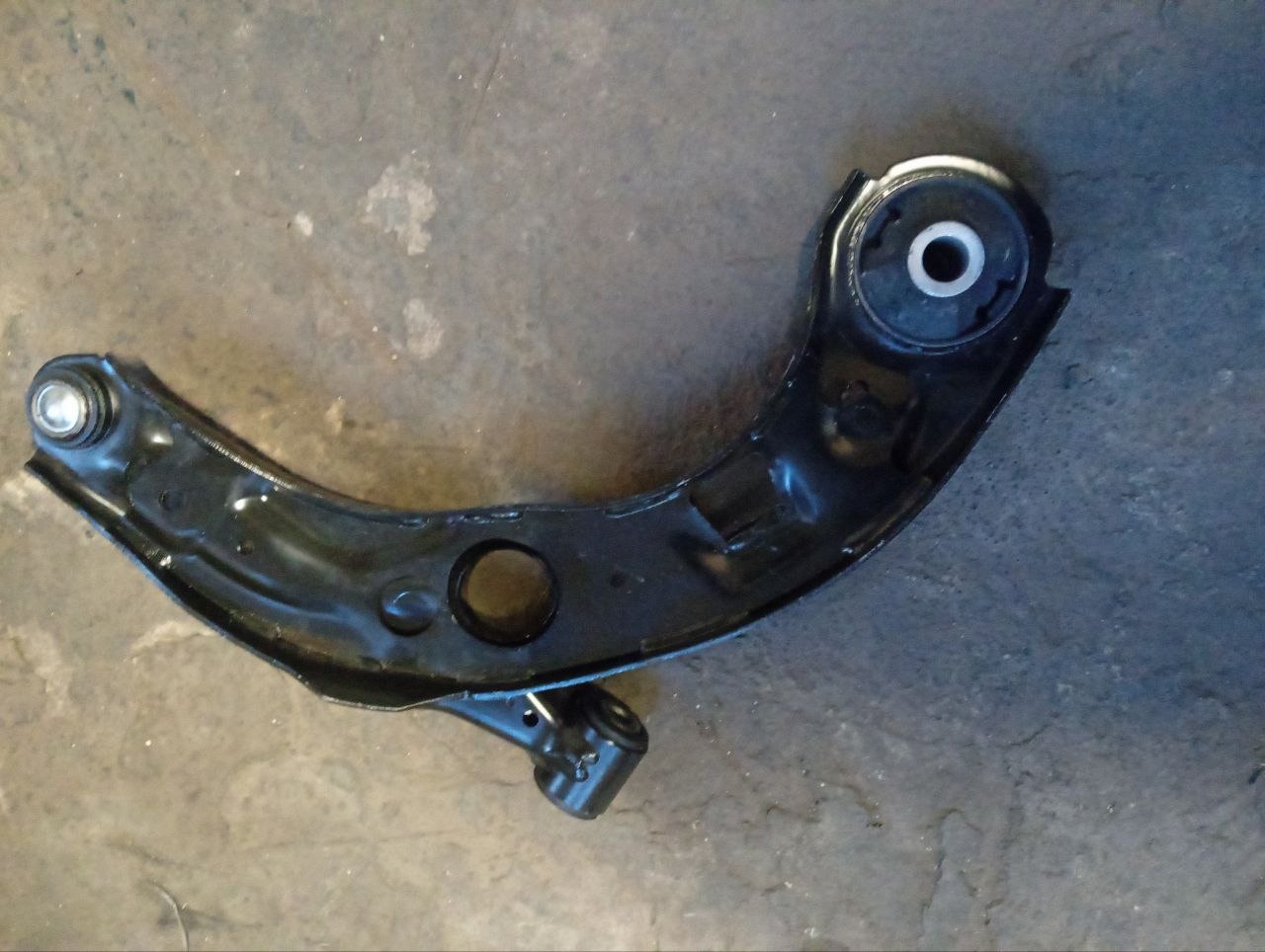 2021 Mazda 2 Control Arm for Sall - Private Seller 2021 Mazda 2 Control Arm for Sall - Private Seller