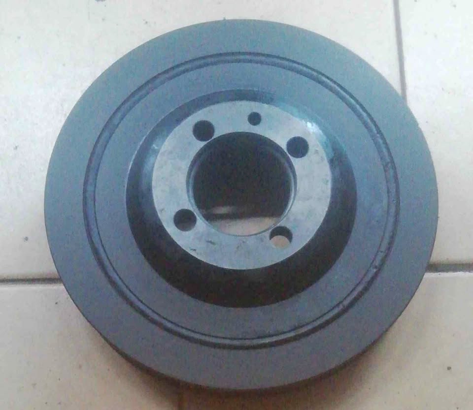 Mitsubishi outlander 1 2.4/4G64 04-06 crankshaft pulley - Private Seller Mitsubishi outlander 1 2.4/4G64 04-06 crankshaft pulley - Private Seller