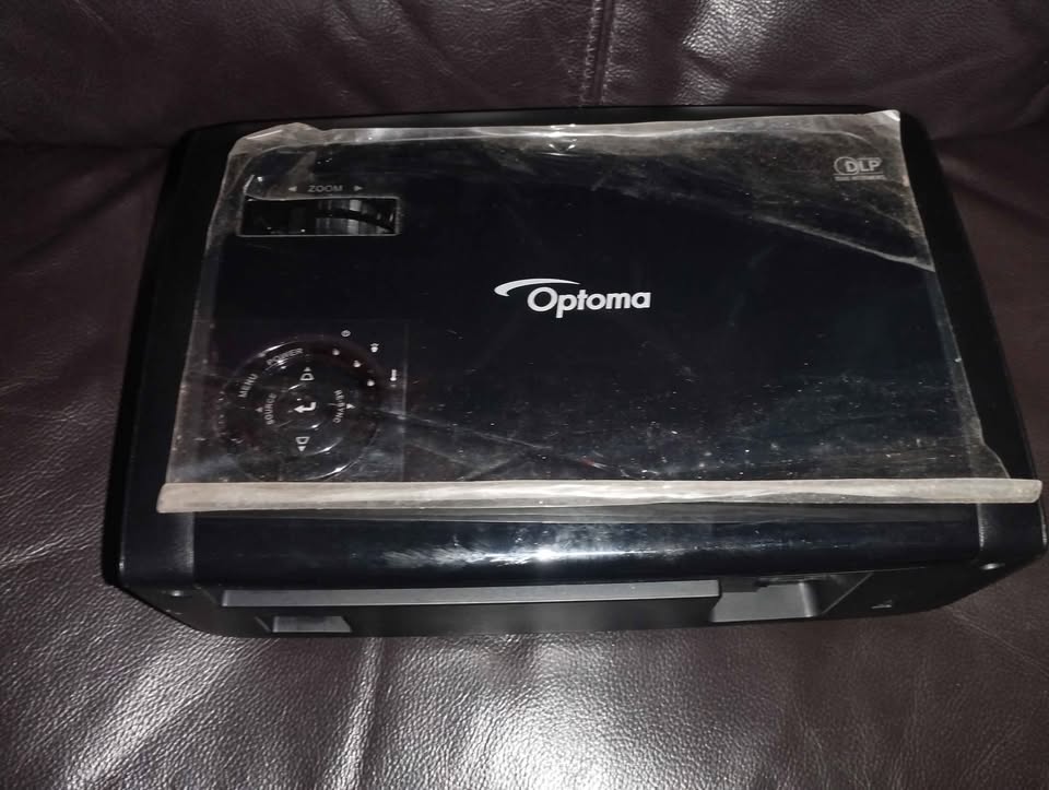 Optoma projector for sale
