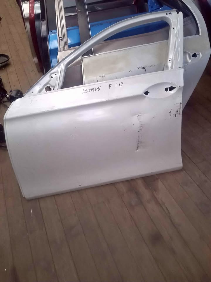 BMW RIGHT DOOR F10