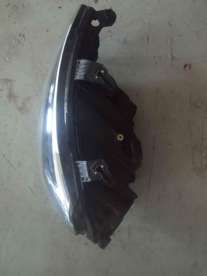 Audi A1 Left headlight