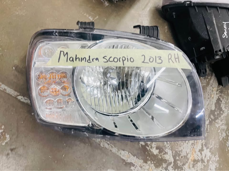 Mahindra Scorpio headlight 2013 - Private Seller Mahindra Scorpio headlight 2013 - Private Seller