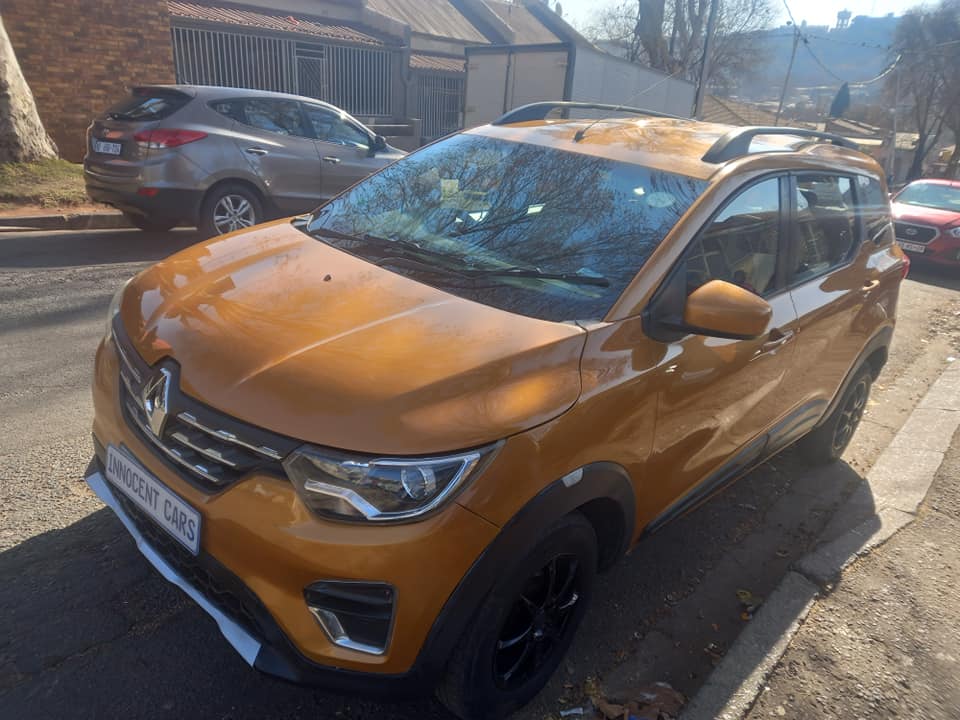 2021 RENUALT TRIBER 1.0 ENGINE PETROL, MANUAL 7-SEATERS, MILEAGE 45000KMS . SPARE KEY