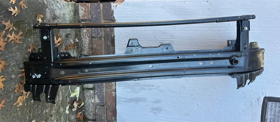 Mahindra XUV 3X0 front bumper reinforcement stifner stifiner - Private Seller