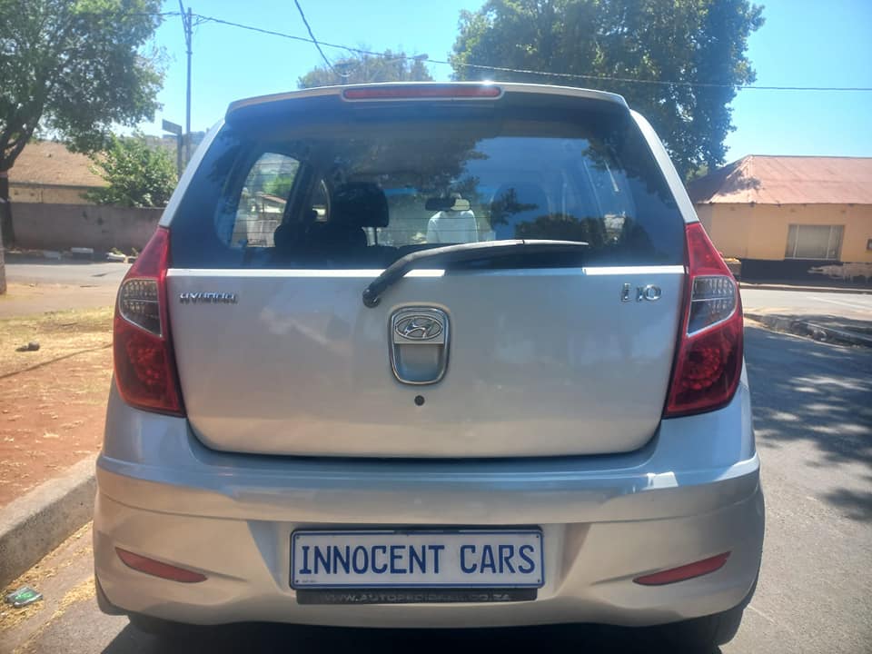 2013 HYUNDAI i10 HATCHBACK 1.1 PETROL, MANUAL, SILVER COLOR, MILEAGE 85000KMS