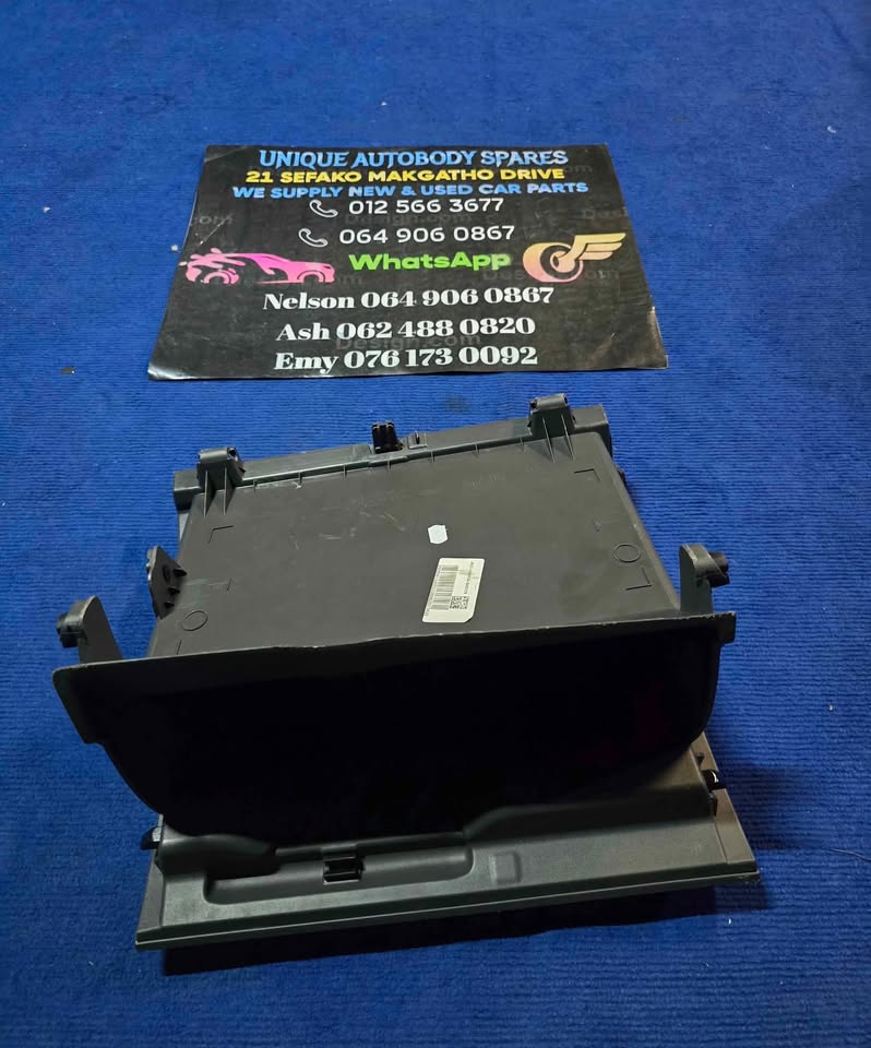 Ford Transit Dashboard Glove Box - Private Seller Ford Transit Dashboard Glove Box - Private Seller