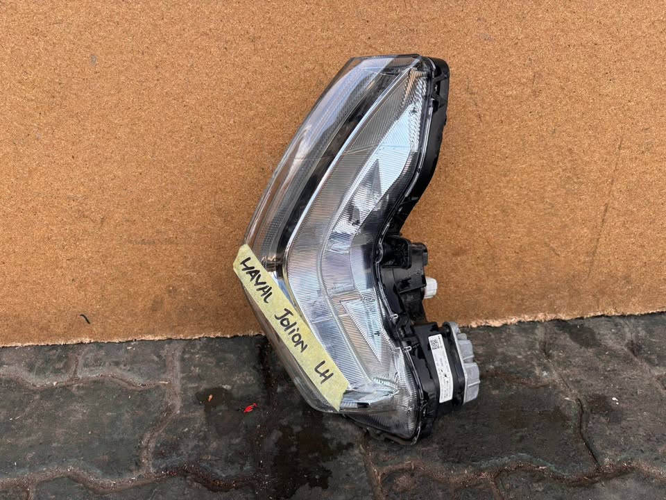 Haval Jolion Headlight - Private Seller Haval Jolion Headlight - Private Seller