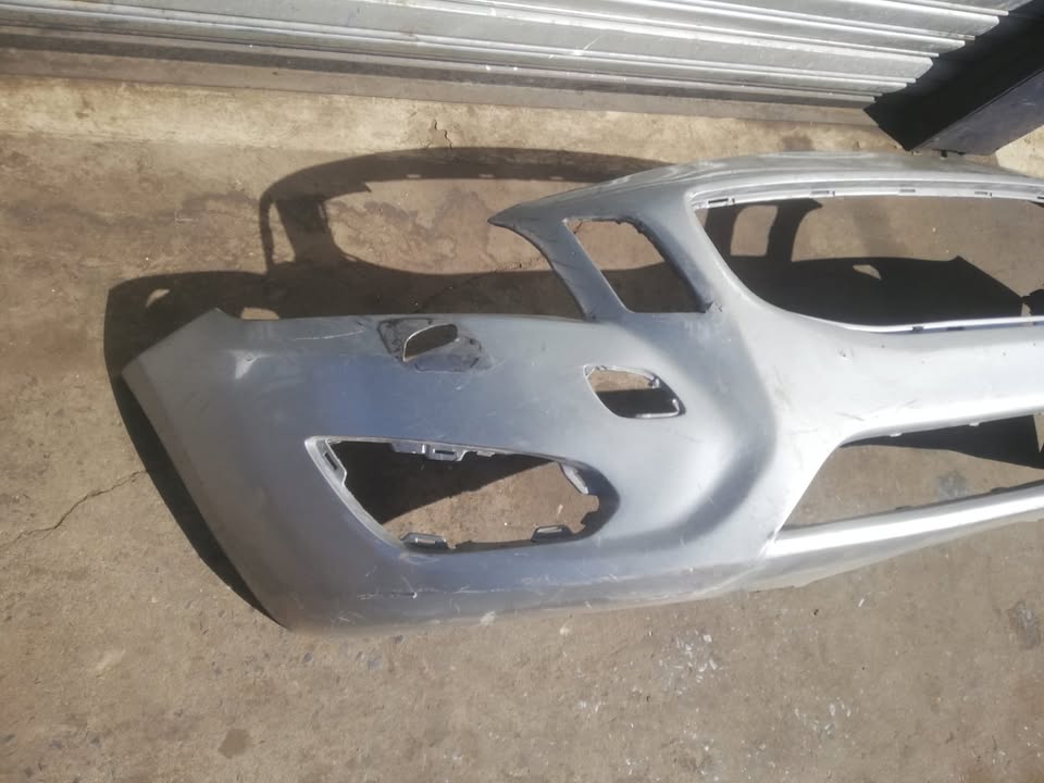 VOLVO V60 2012 FRONT BUMPER FOR SALE - Private Seller VOLVO V60 2012 FRONT BUMPER FOR SALE - Private Seller