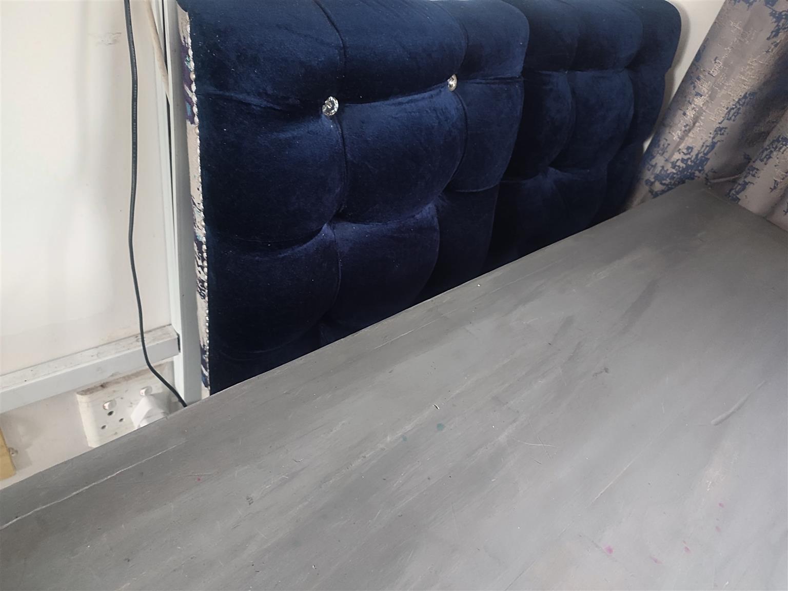 High quality 4 chair table set for just R4500