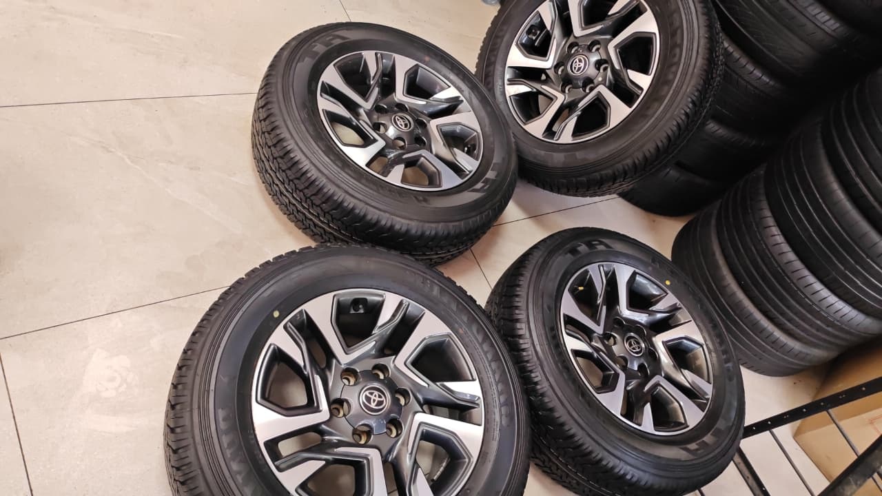 18inch Toyota Legend 55/Fortuner original mags with brand new 265/60/18 Dunlop G - Private Seller 18inch Toyota Legend 55/Fortuner original mags with brand new 265/60/18 Dunlop G - Private Seller