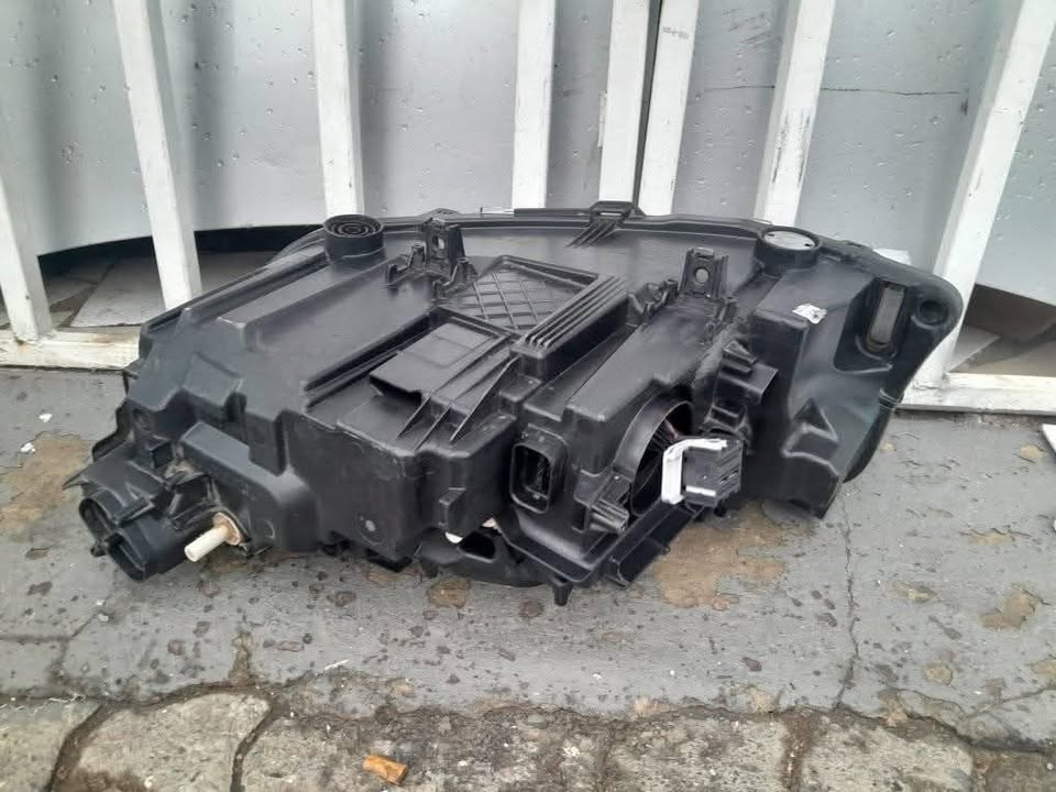 2016-2018 BMW GT RIGHT SIDE HEADLIGHT FOR SALE - Private Seller 2016-2018 BMW GT RIGHT SIDE HEADLIGHT FOR SALE - Private Seller