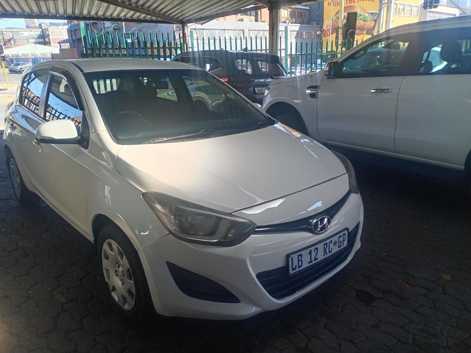 Hyundia i120 1.4 Manual petrol 2013 White