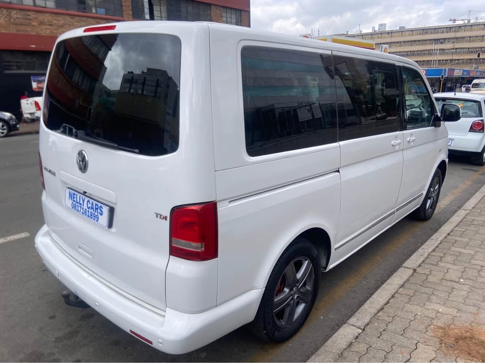 2013 CARAVELLE 4 TDI Motion 2.0 DSG 127000km