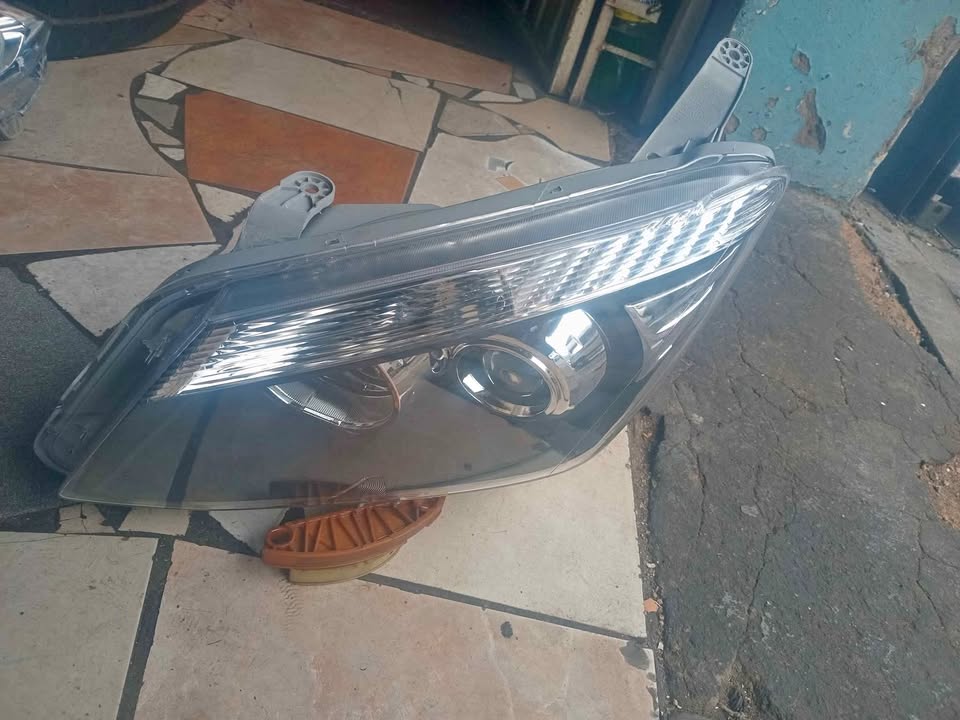 LH Left Hand Head Light Lamp Wth Projector (Tinted) For Isuzu D-Max Dmax 12~16 - Private Seller LH Left Hand Head Light Lamp Wth Projector (Tinted) For Isuzu D-Max Dmax 12~16 - Private Seller