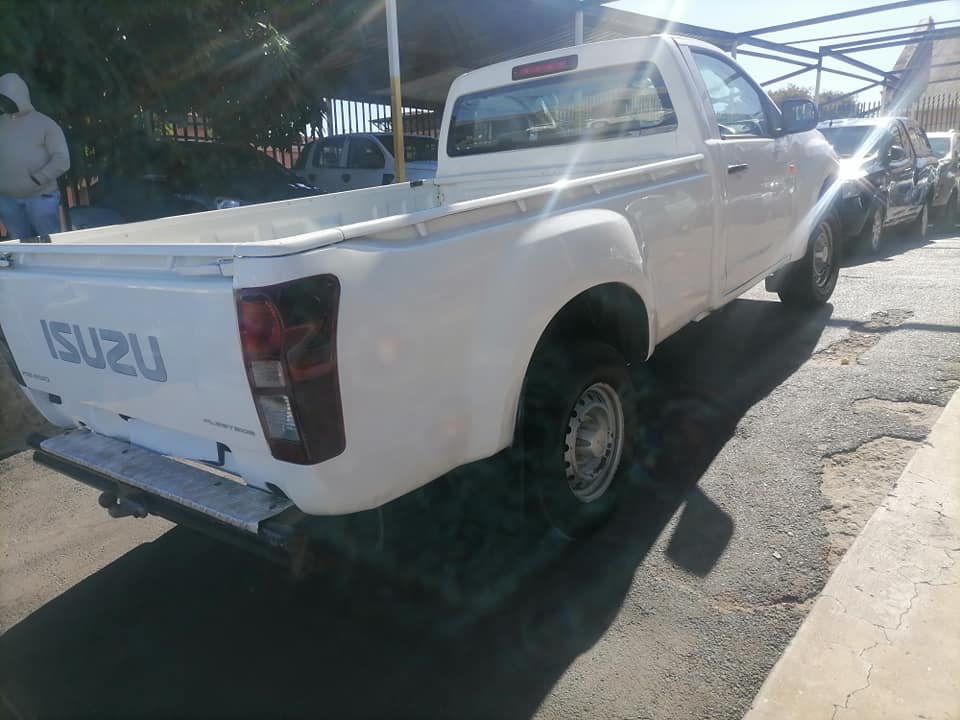 2015 Isuzu KB250 Bakkie Single Cab