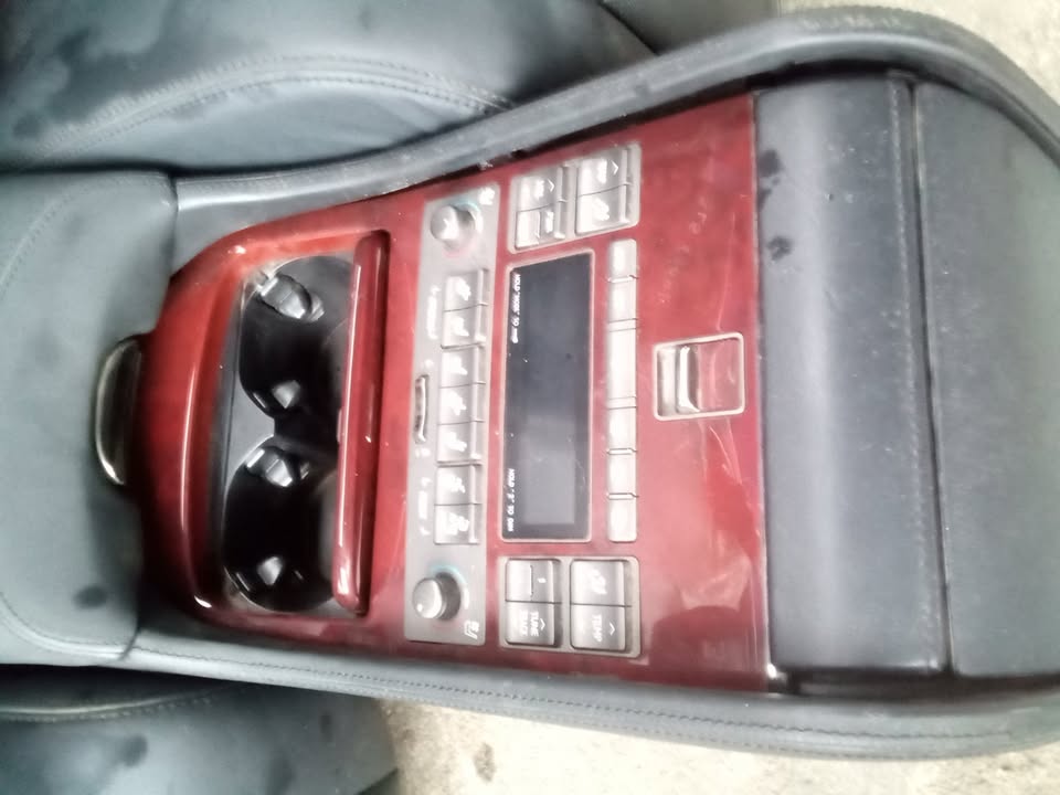 LEXUS LS600 HL/LS400 REAR CENTER CONSOLES, ARM REST & SEATS - Private Seller LEXUS LS600 HL/LS400 REAR CENTER CONSOLES, ARM REST & SEATS - Private Seller