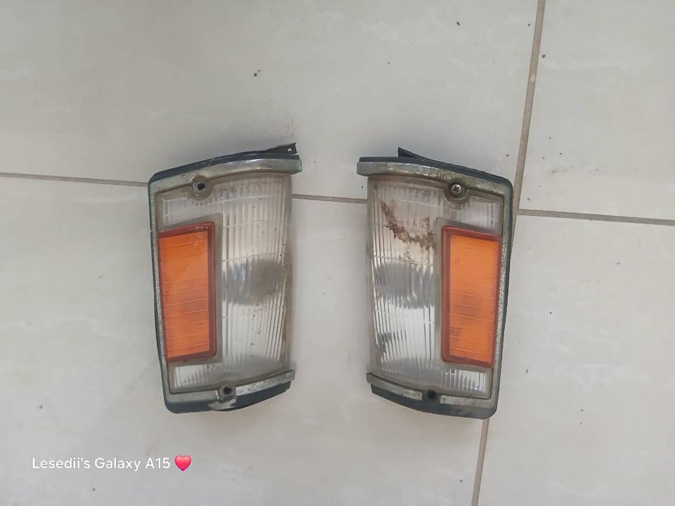Toyota corolla Girls Corner Lamps - Private Seller