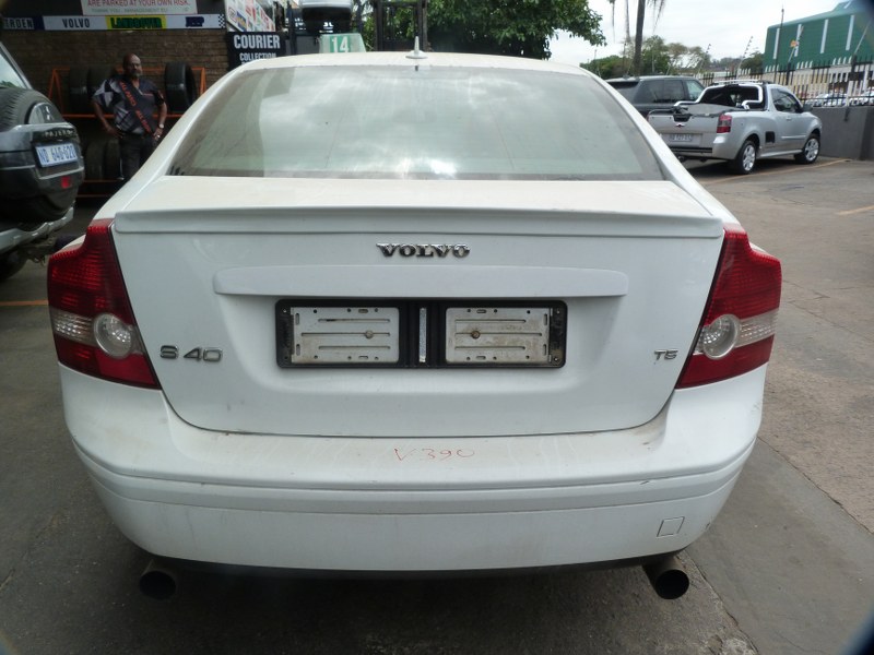 Volvo S40 T5 Manual White - 2004 STRIPPING FOR SPARES - Private Seller Volvo S40 T5 Manual White - 2004 STRIPPING FOR SPARES - Private Seller