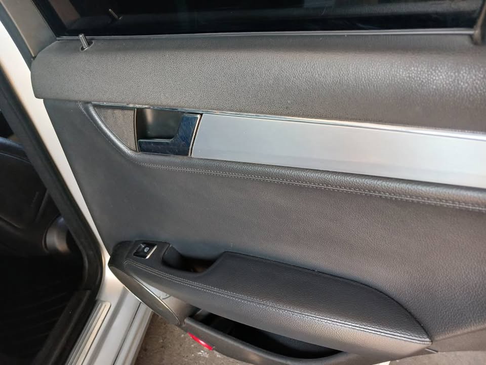 2011 MECEDES BENZ C180 CGi Transmission: Automatic Mileage: 148000km Fueltype: Petrol Silver