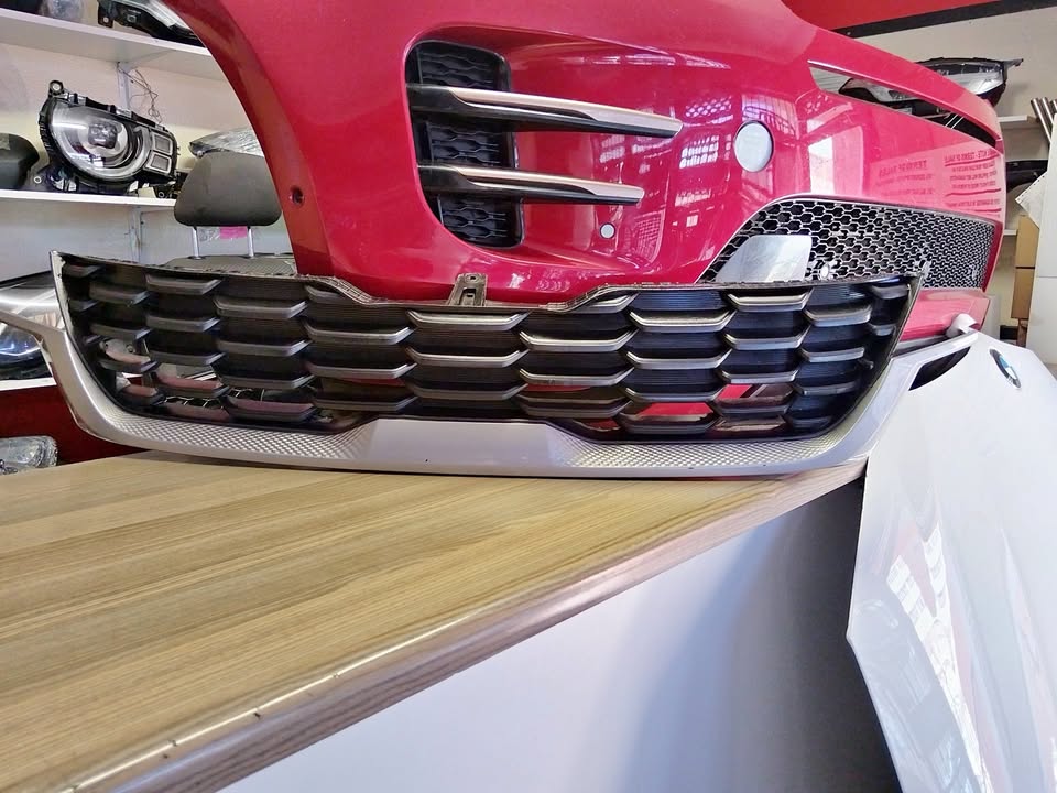 2022 KIA SELT0S MAIN GRILL WITH MOULDING AVAILABLE FOR SALE - Private Seller 2022 KIA SELT0S MAIN GRILL WITH MOULDING AVAILABLE FOR SALE - Private Seller