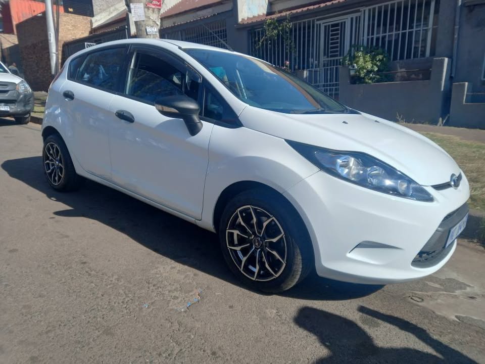 2009 Ford Fiesta 1.4 Manuel Petrol, White
