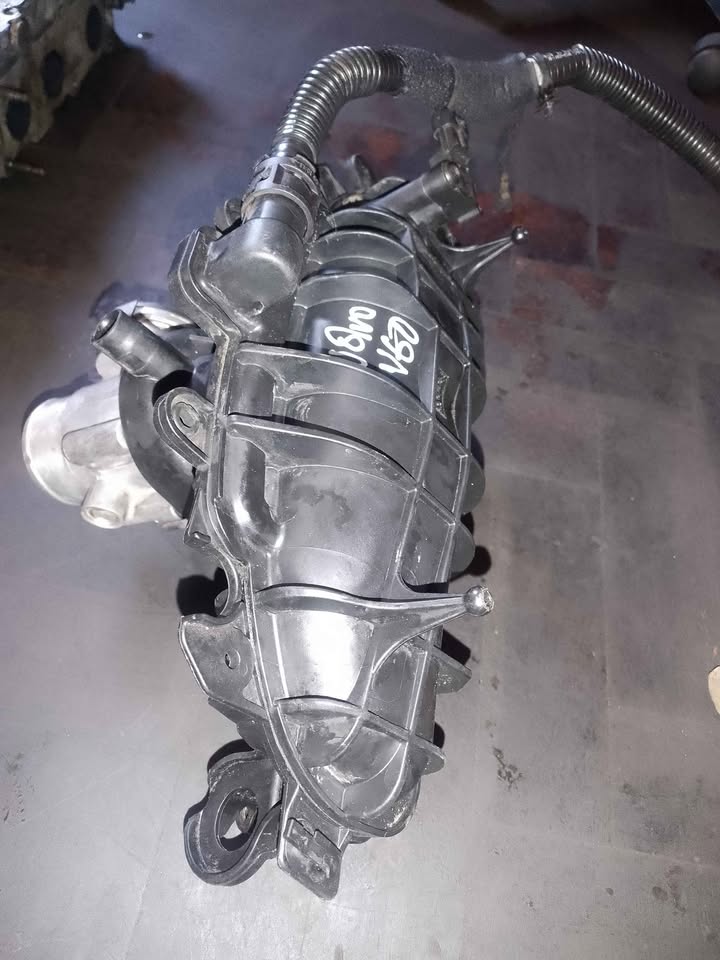 VOLVO V60 2012 INTAKE MANIFOLD AVAILABLE - Private Seller