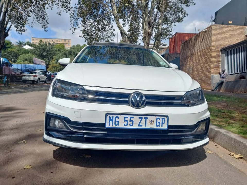2020 VOLKSWAGEN POLO 8 TSI 1.0 RLINE COMFORTLINE MANUAL, WHITE, SUNROOF,61000KMS