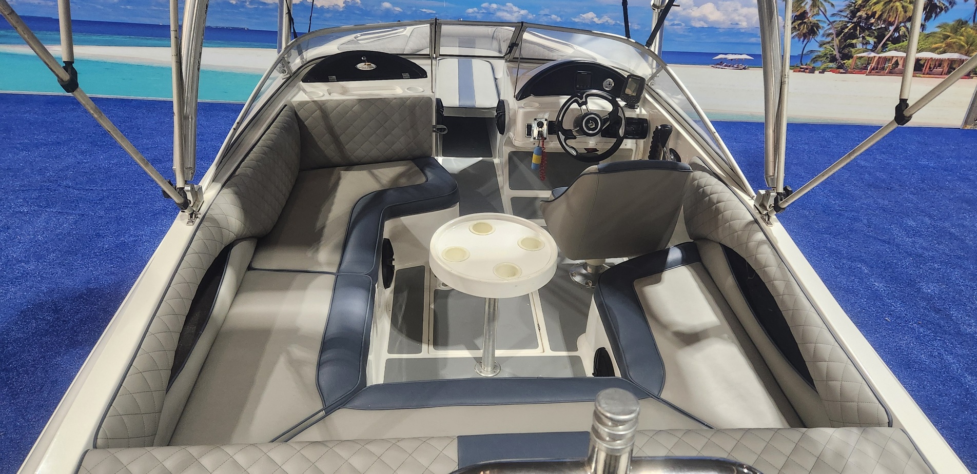 CLASSIC 210 ON TRAILER 300 HP SUZUKI 4 STROKE 2017 MODEL MOTOR 128 HOUR