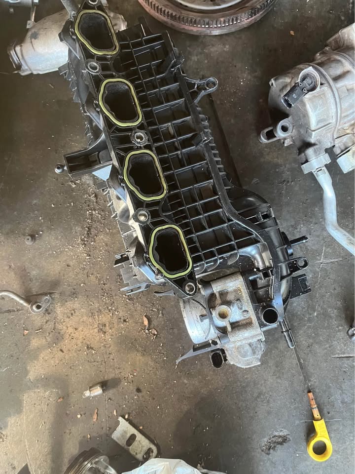Polo cjz engine intake with throttle body
