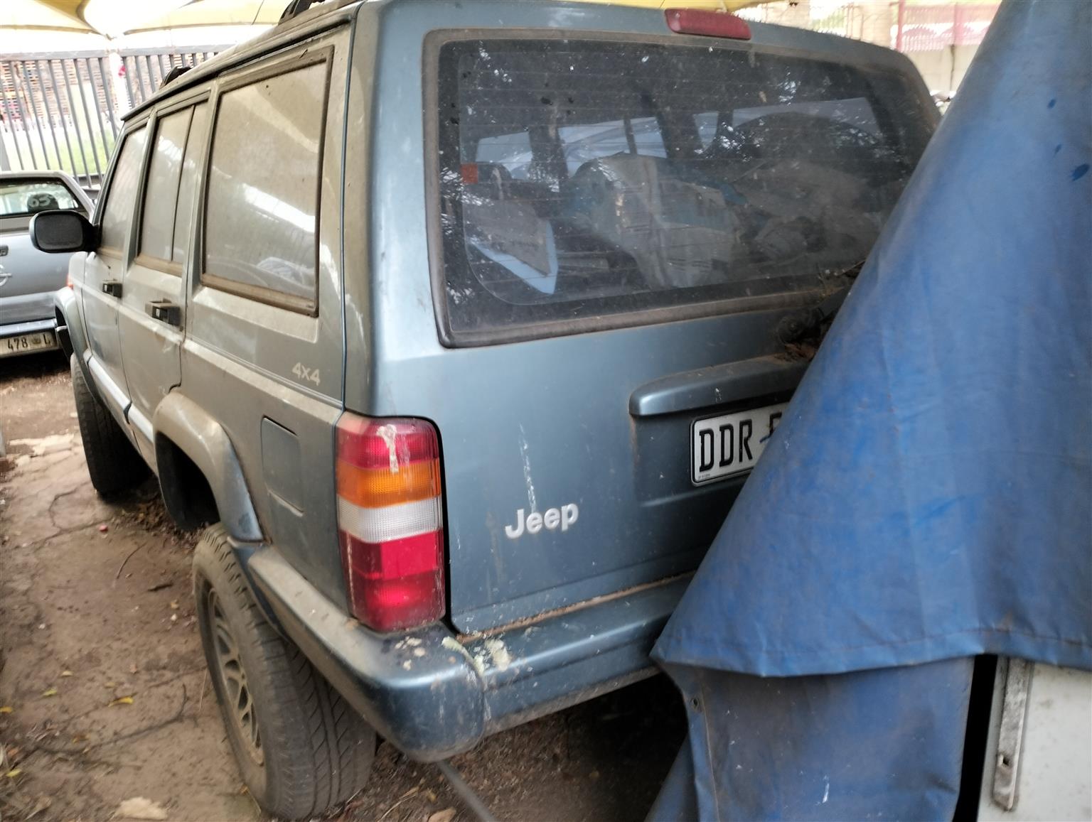 Jeep Grand Cherokee with 3.8L,V6 Edelbrok engine