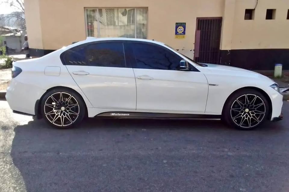 2017 BMW M SPORT AUTOMATIC TRANSMISSION WITH LEATHER SEATS