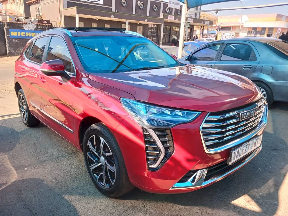 2023 HAVAL JOLION 1.5T  Transmission: Automatic  Mileage: 20000km  Fueltype: Petrol  Maroon