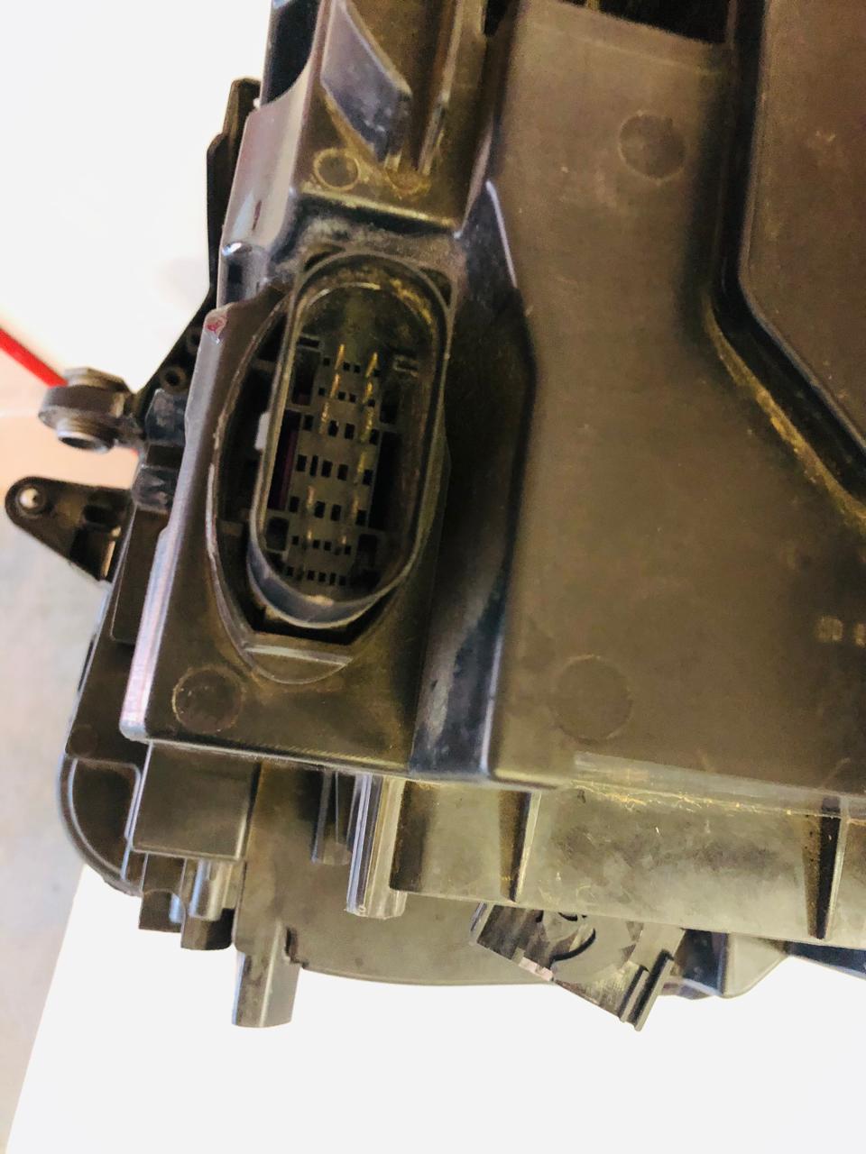VW Tiguan right side Full LED headlight - Private Seller