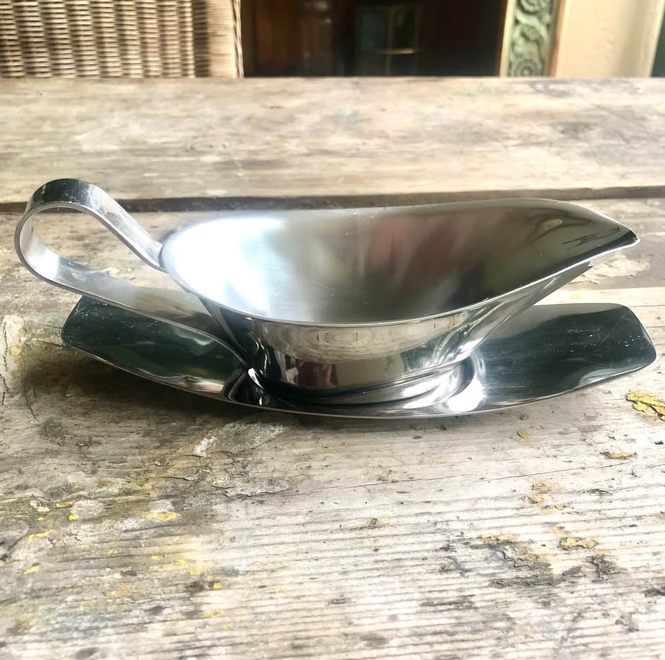 Vintage Gravy boat and saucer – Stainless Steel Vintage Gravy boat and saucer – Stainless Steel