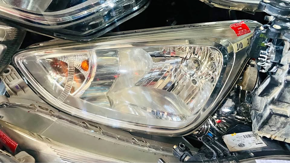 Hyundai i10 headlight - Private Seller Hyundai i10 headlight - Private Seller